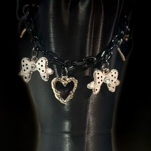 Charming Black and Silver Bow Bracelet